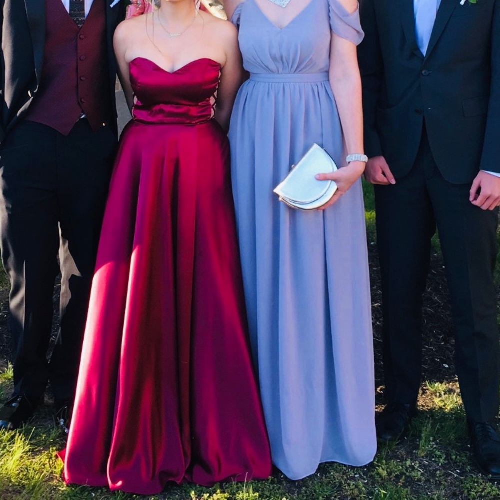 Lulu’s Lavender Cold Shoulder Prom Dress - Picture 3 of 7